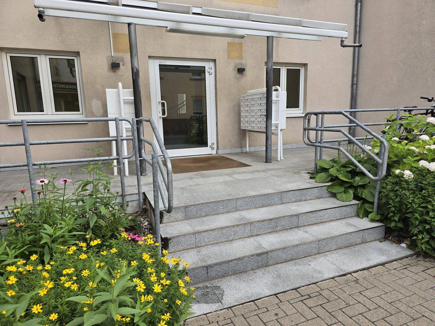 Zentrale, lichtdurchflutete Wohnung im Betreuten Wohnen (seniorengerecht), 69214 Eppelheim