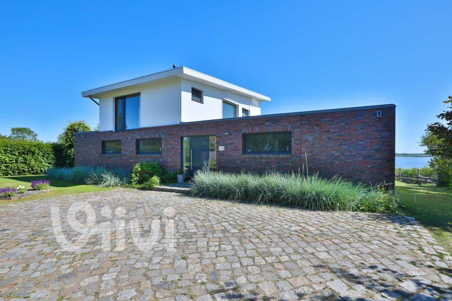 Architektenhaus auf Usedom in Traumlage: 157 m², Pool, Wasserlage, großes Grundstück, Bootsanleger, 17406 Usedom