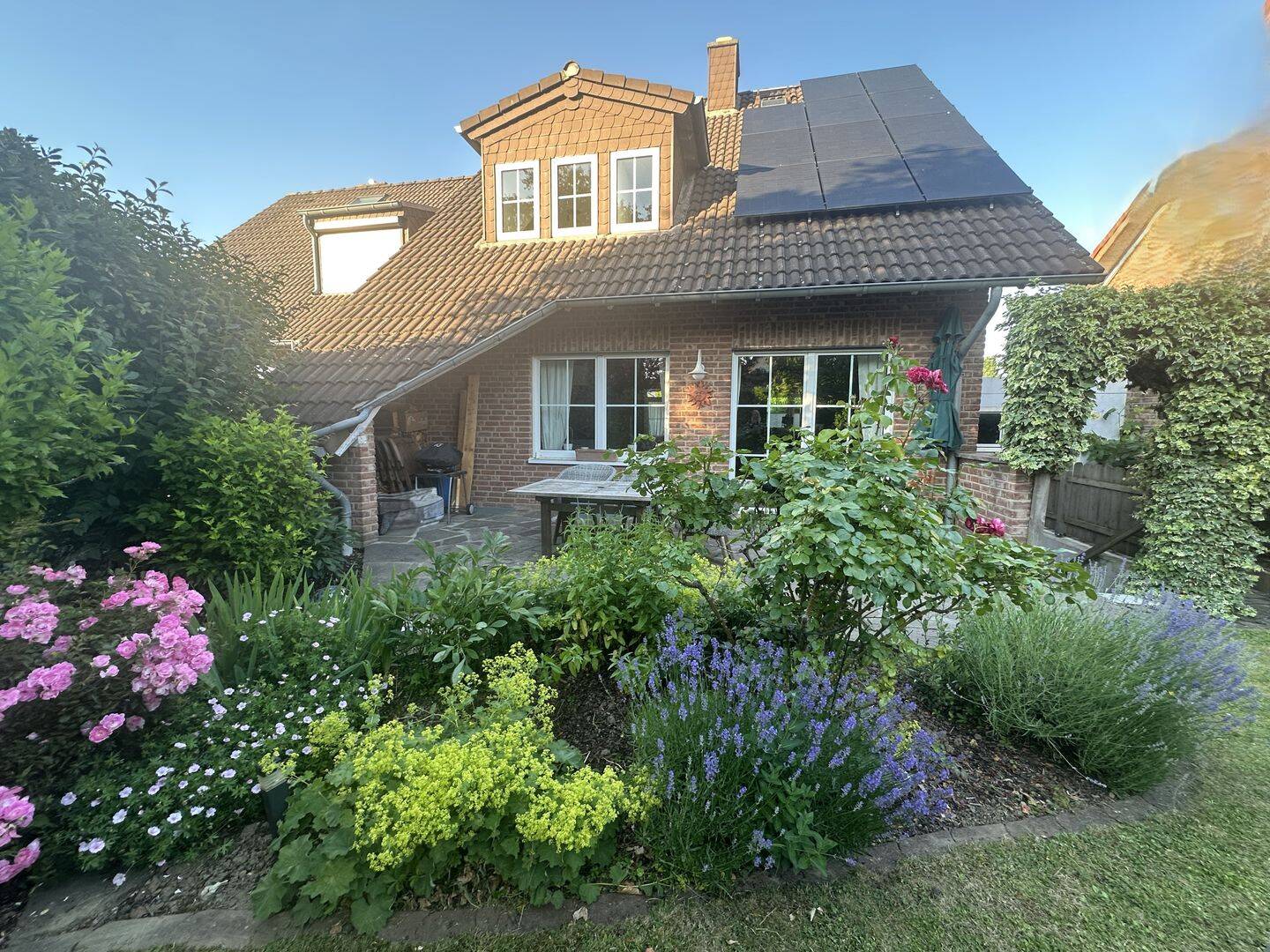 Modernes, schickes EFH, mit sonnigem Garten und Garage in 52399 Merzenich, 52399 Merzenich