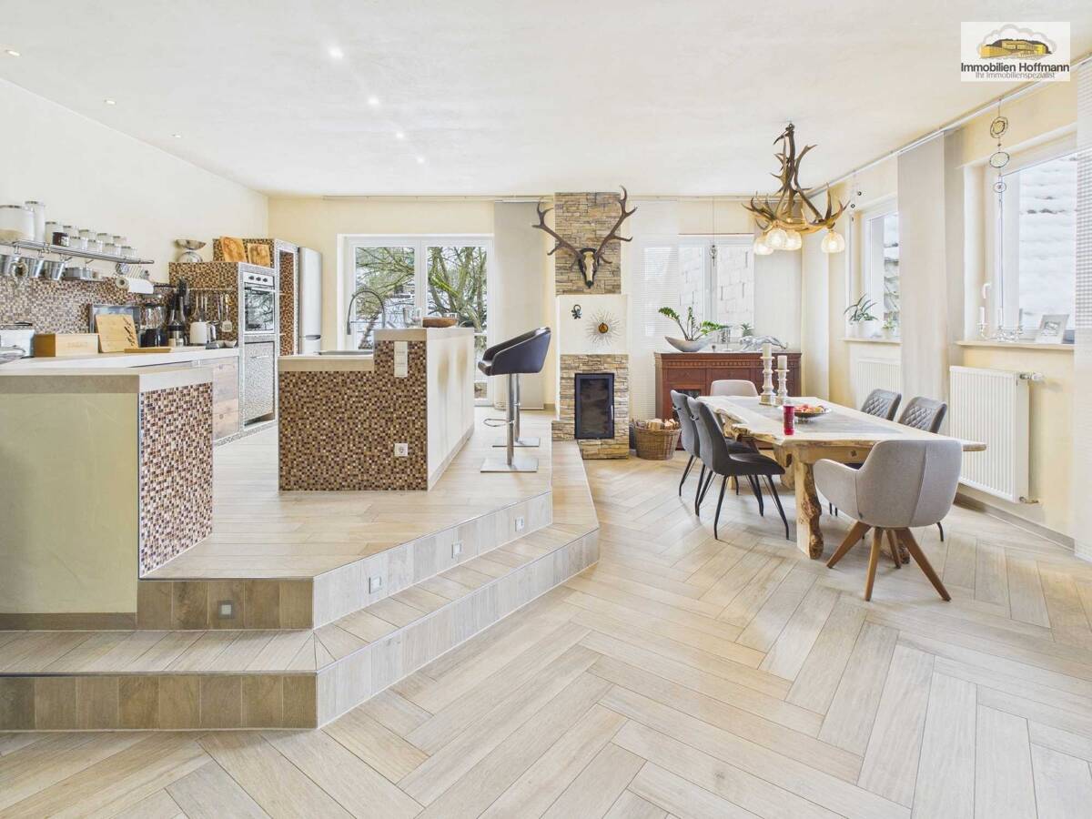 Exklusives Wohnanwesen mit 423 m² Wohnfläche & großem Grundstück – Wohnen und Arbeiten auf höchstem Niveau, 63828 Kleinkahl