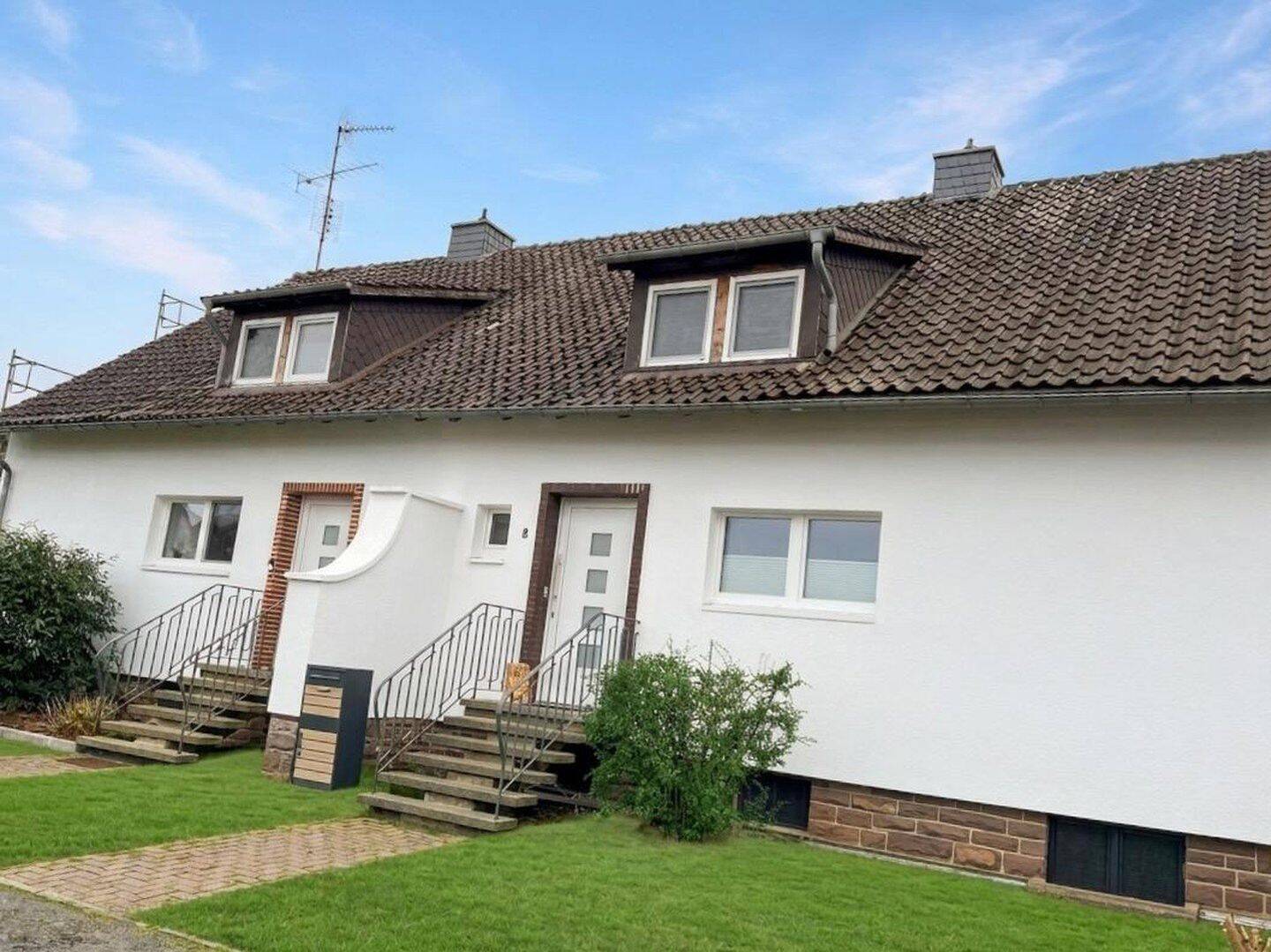 Schöne Doppelhaushälfte in Scheden zu vermieten – Garten, Terrasse, Garage, 37127 Scheden