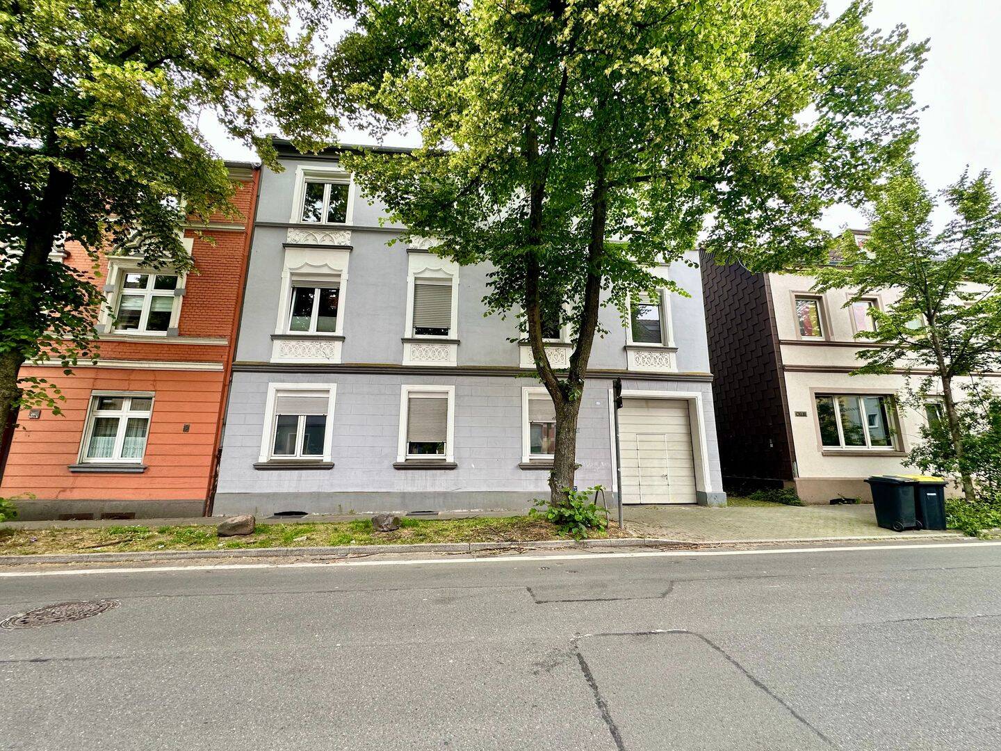 Kernsaniertes Mehrfamilienhaus mit Ausbaupotenzial in Essen, 45326 Essen (Altenessen-Nord Altenessen-Süd)