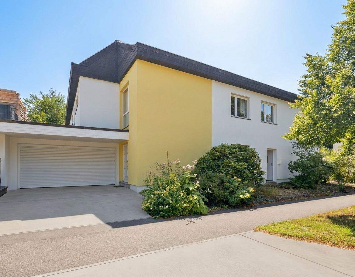 Einfamilienhaus mit Einliegerwohnung in bester Homburger Lage, 66424 Homburg