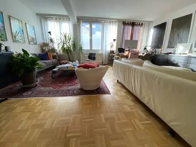 Helle, große, zentrale aber ruhige Wohnung mit hohen Decken, 40212 Düsseldorf (Friedrichstadt Stadtmitte)