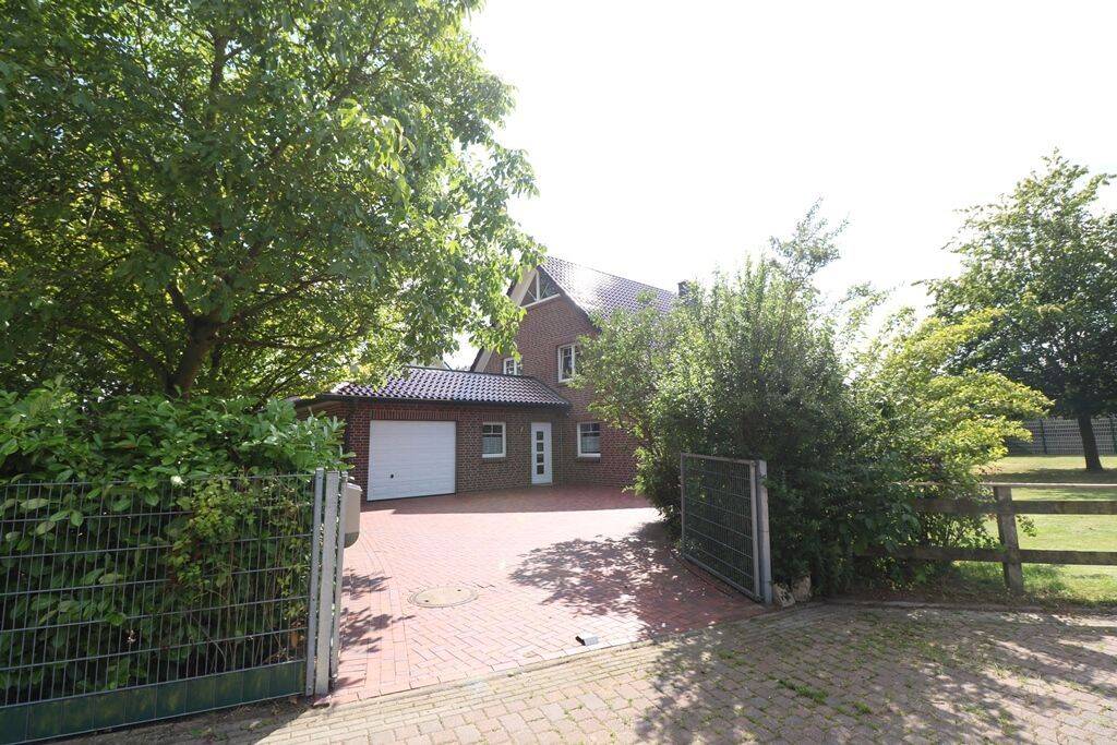 Topgepflegtes, familiengerechtes Wohnhaus mit Garage, Nebengebäude und schönem Garten, 49685 Emstek
