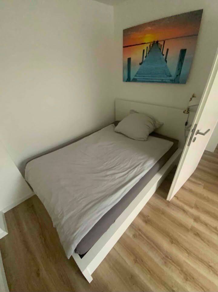 Möblierte Dachgeschosswohnung in Düsseldorf, Vulkanstraße, 40227 Düsseldorf (Eller Oberbilk)