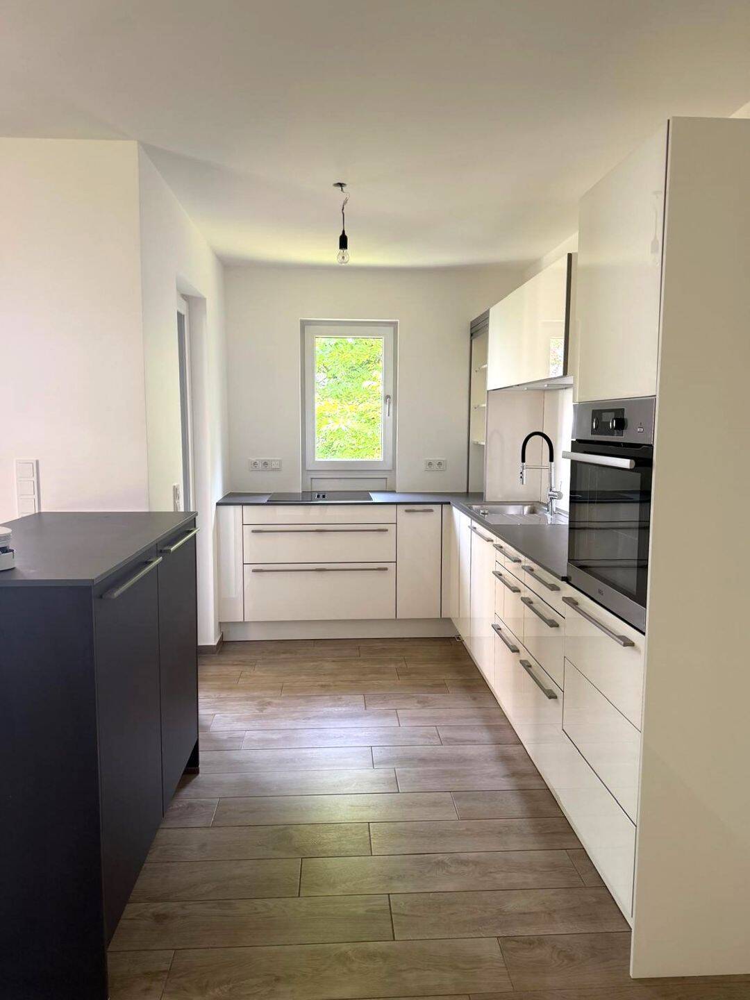 2-Zimmer-Wohnung mit Balkon und Einbauküche, 84034 Landshut (Münchnerau Nikola West)