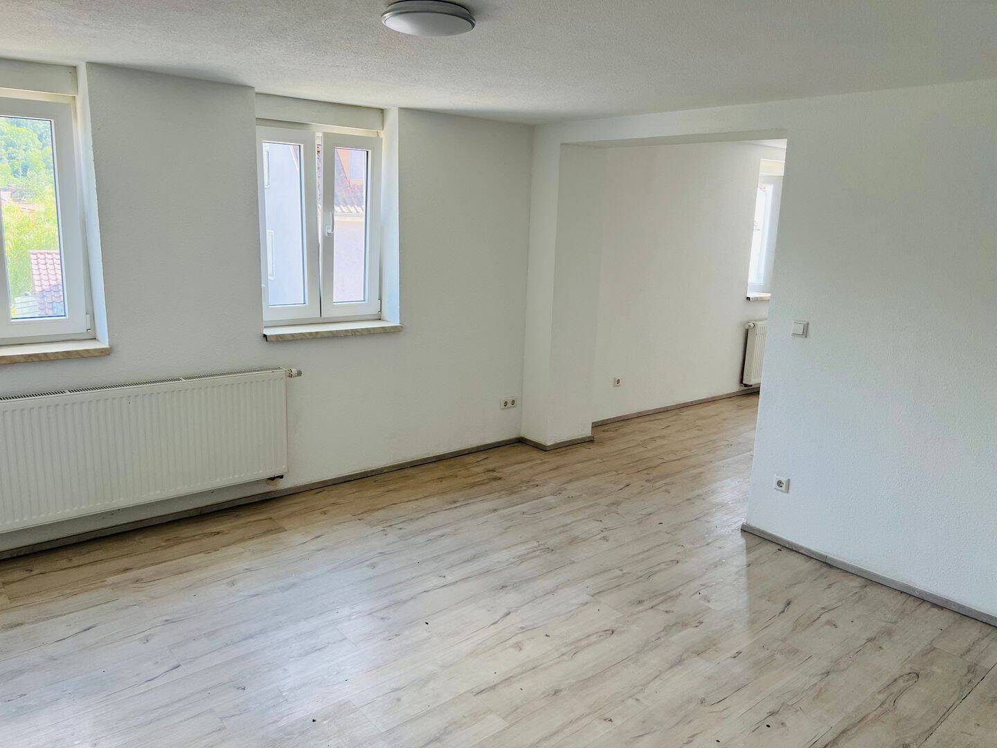 Sanierte 4 Zimmer-Wohnung im Zentrum von Lomersheim, 75417 Mühlacker