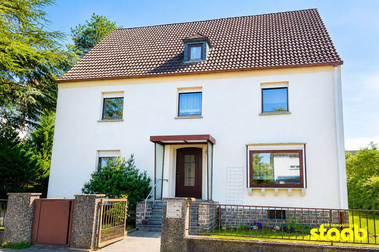 Vorstadtanwesen mit gepflegtem Garten, Charme und Entwicklungsmöglichkeiten in Aschaffenburg, 63739 Aschaffenburg (Innenstadt Österreicher Kolonie)
