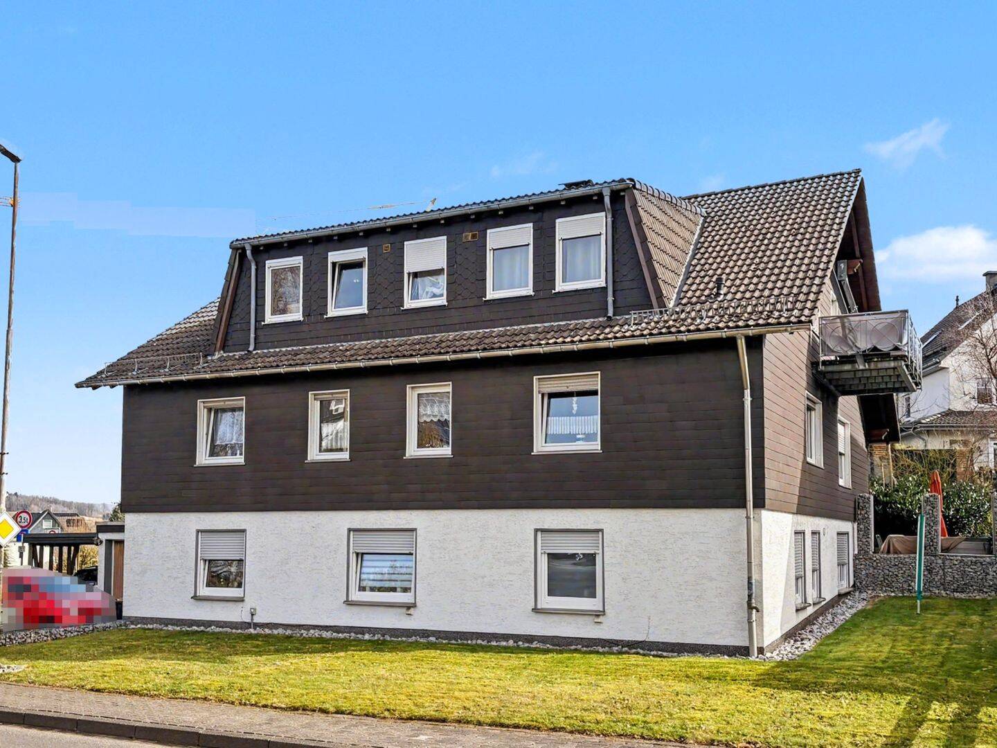 Helle 3-Zimmer-Wohnung mit Balkon, EBK & Carport – nur 3 Parteien – in Wenden, 57482 Wenden