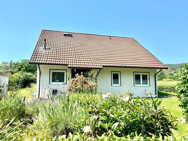 Gepflegtes Einfamilienhaus mit Terrasse, Doppelgarage und 700 M² wunderschönem Grundstück in Vacha-Oberzella, 36404 Oechsen