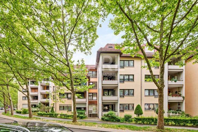 Attraktive 3-Zimmer-DG-Wohnung mit TG-Platz in begehrter Wohnlage von Heilbronn-Sontheim, 74081 Heilbronn (Horkheim Klingenberg Sontheim)