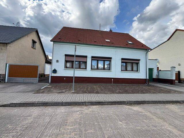 Viel Platz für Familie, Hobby und Tierhaltung – Einfamilienhaus mit großem Nebengelass in Mahlwinkel, 39517 Angern