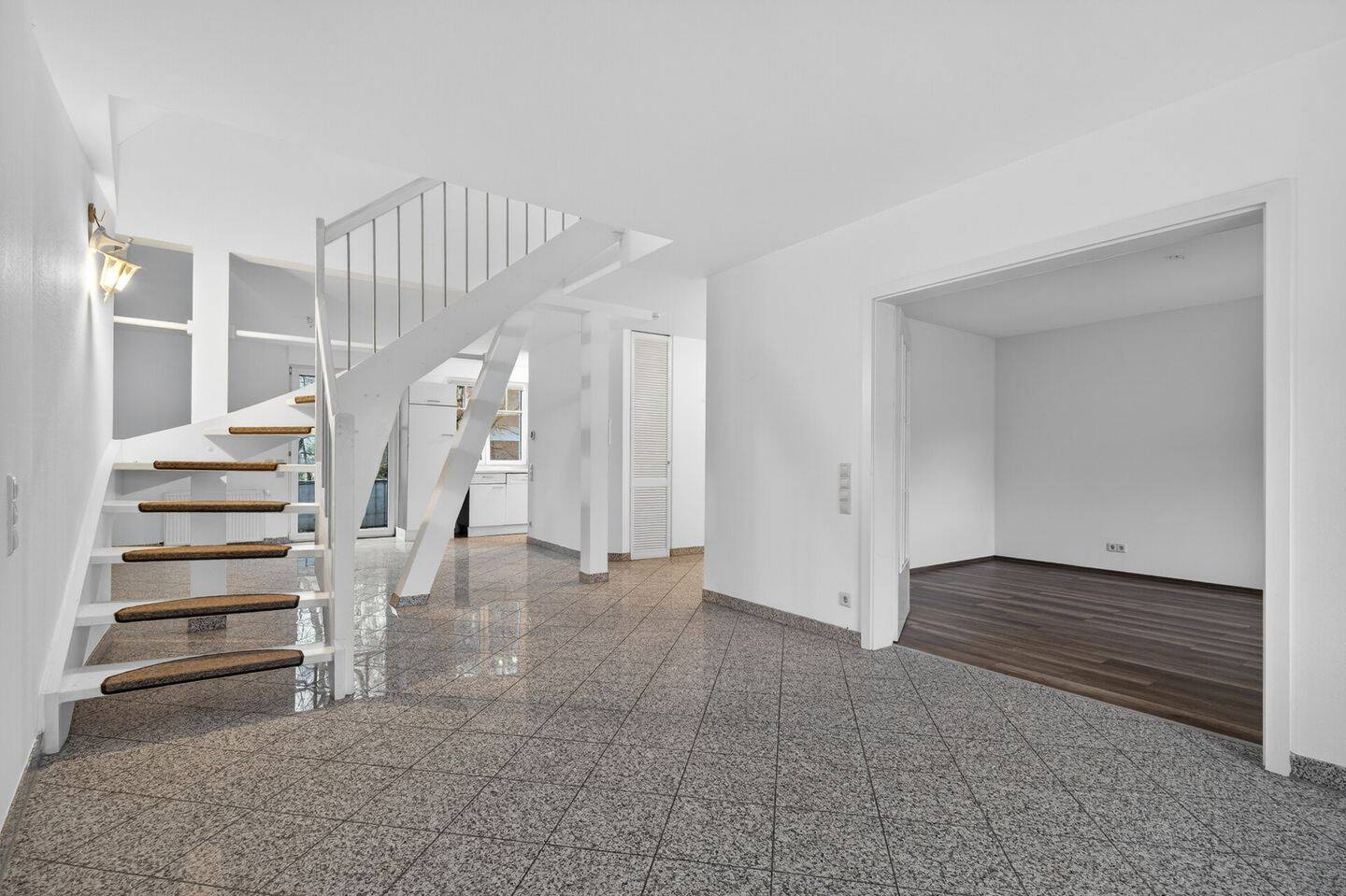 Ein Zuhause zum Ankommen: Helle Maisonette in Baden-Baden, 76530 Baden-Baden (Ebersteinburg Innenstadt Lichtental Varnhalt Weststadt)
