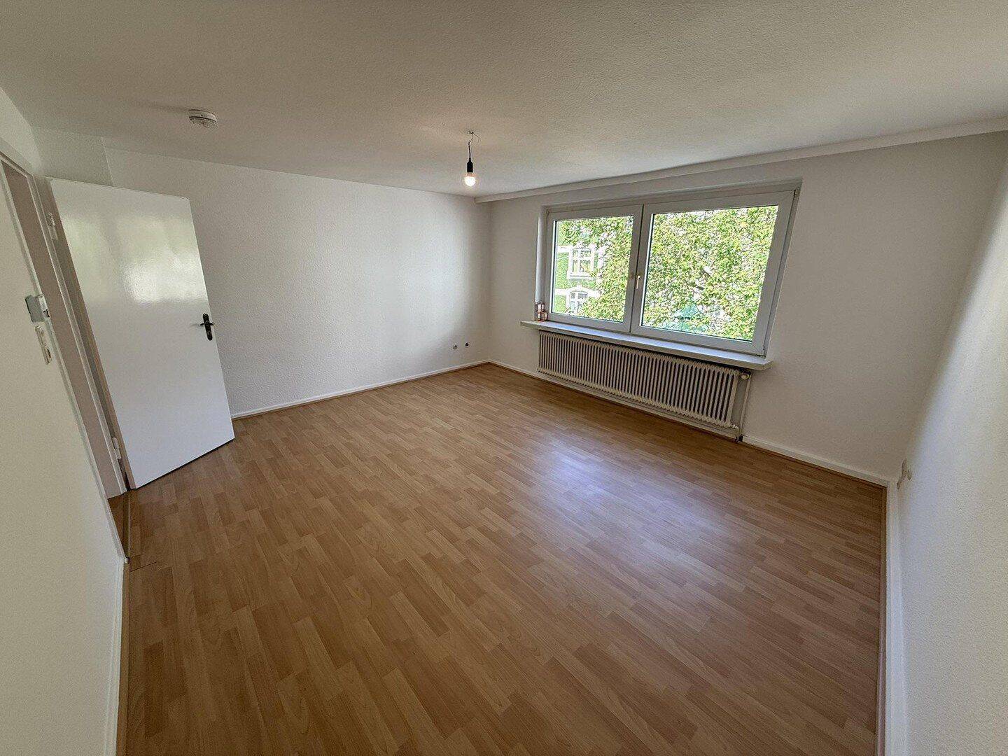 Frisch renovierte 2-Zimmer-Wohnung in zentraler Lage von Wuppertal-Elberfeld, 42107 Wuppertal (Elberfeld)