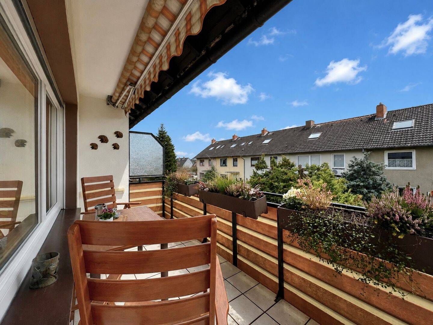 Nähe Mittellandkanal & MHH: Schöne und gepflegte 3-Zi.-Wohnung mit sonnigem Balkon + Garage, 30627 Hannover