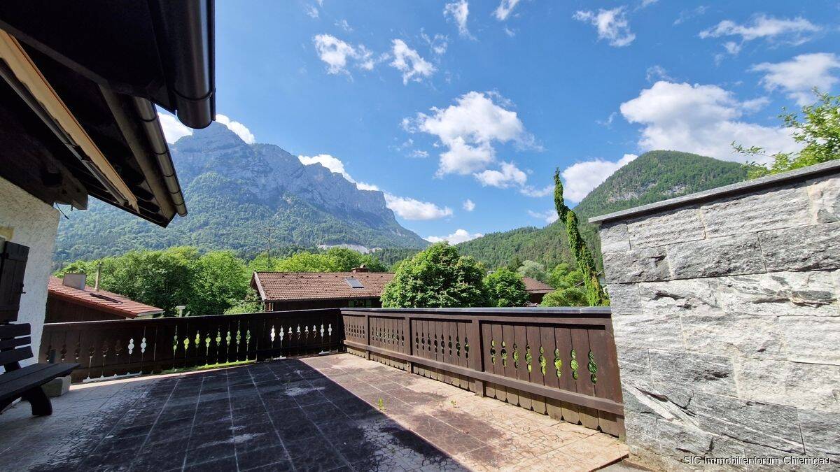 Einfamilienhaus mit Altbaucharme, XXL-Dachterrasse und traumhafter Bergrundumsicht!, 83458 Schneizlreuth
