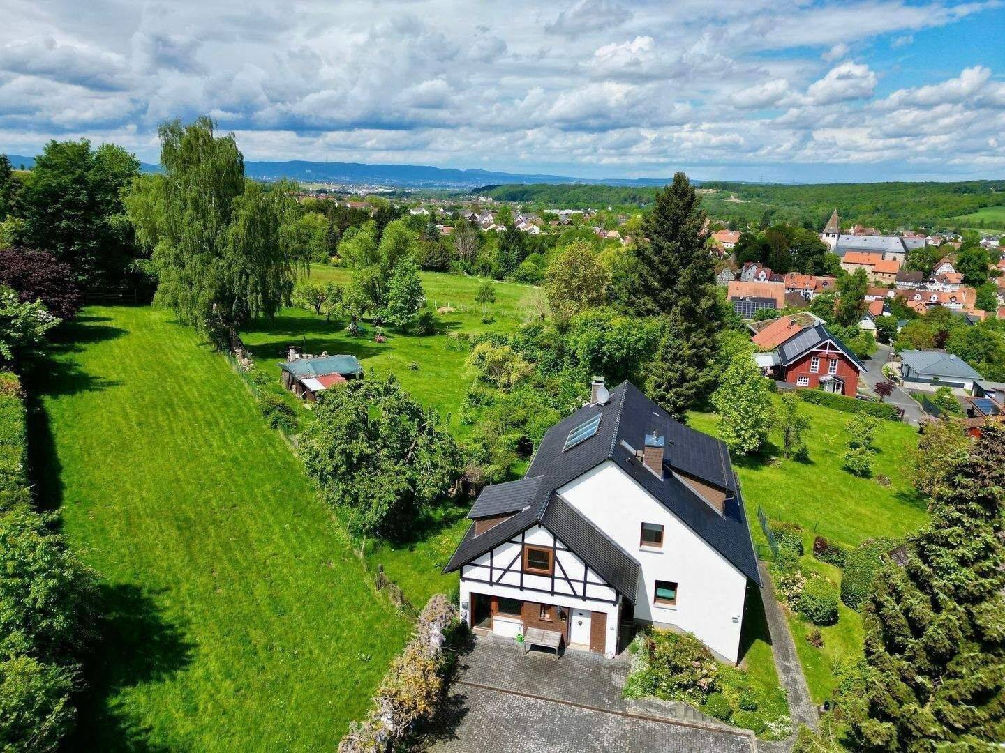 Traumhafte Aussicht – besondere Liegenschaft mit zusätzlichem 1.460m² Baugrundstück und herrlichem Fernblick, 34260 Kaufungen
