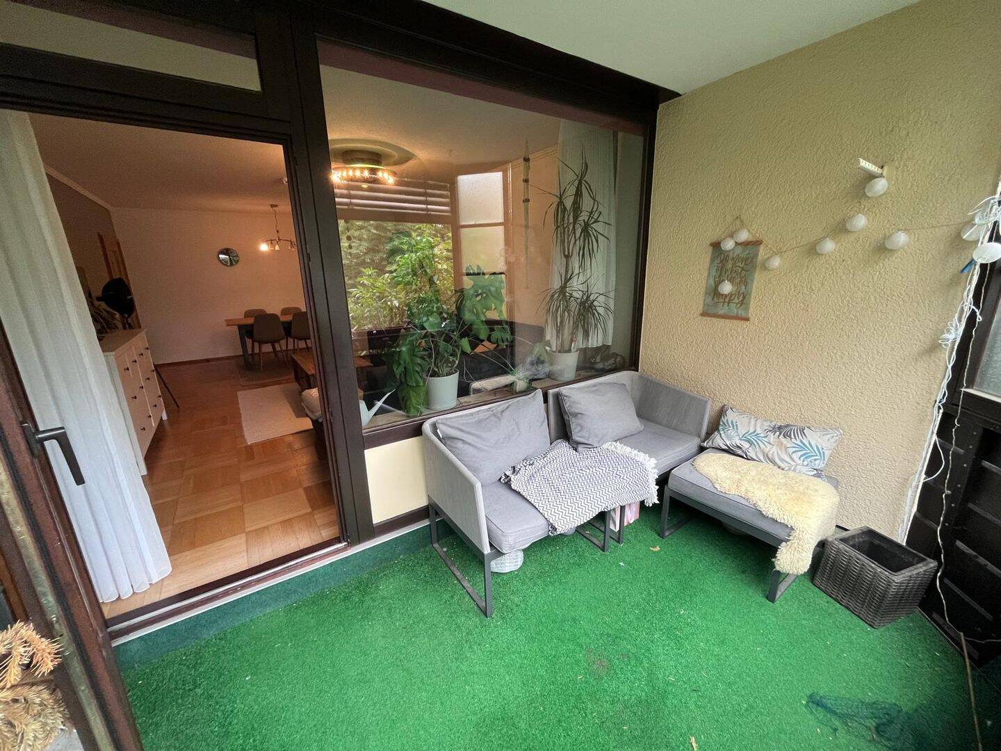 Wunderschöne 3-Zi Wohnung mit Loggia, EBK, TG-Stellplatz in begehrter Lage Nürnbergs, 90461 Nürnberg