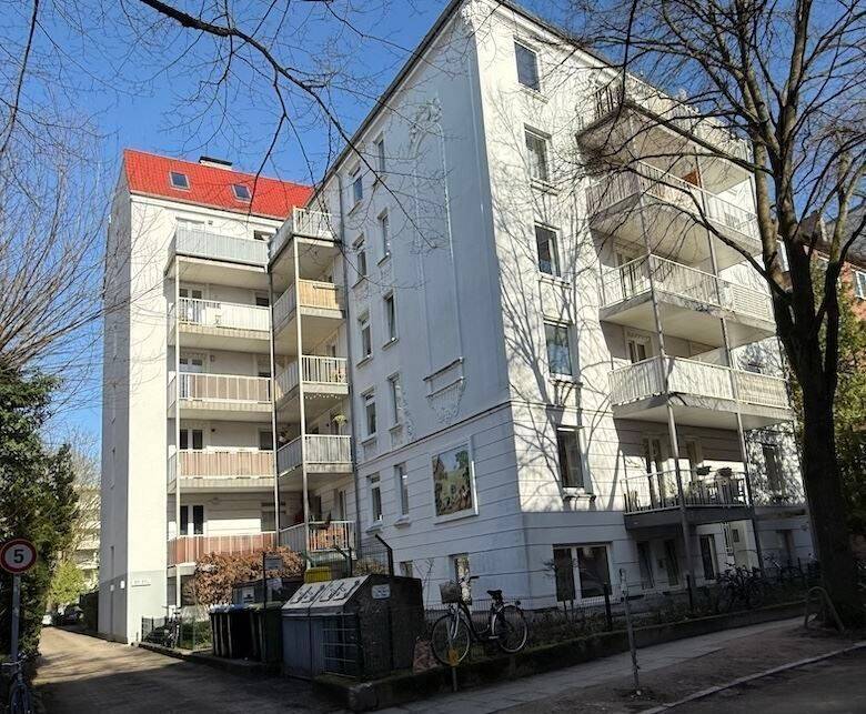 Charmante 2-Zimmer Jugendstilwohnung mit Balkon im beliebten Hamburg-Eimsbüttel