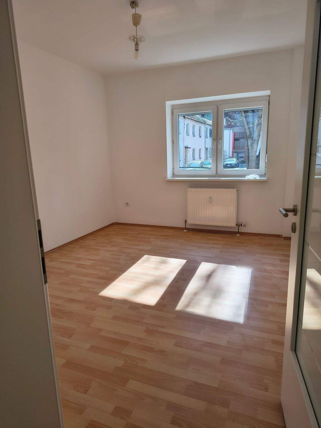 Erdgeschoss: Zentrale und sonnige 3-Zimmer-Wohnung in Nürnberg Schweinau nähe U-Bahn Hohe Marter, 90441 Nürnberg (Gibitzenhof Sandreuth Schweinau Werderau)