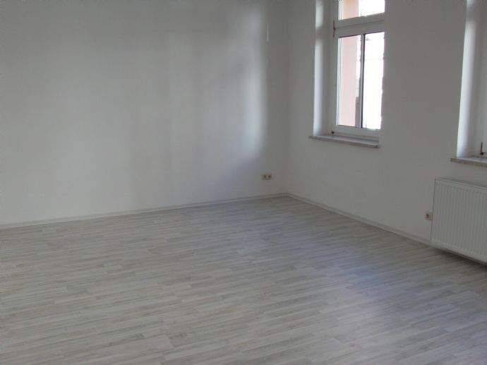 3-Raum-Wohnung mit Balkon in der Nähe von Kindergarten und Schule, 8412 Werdau
