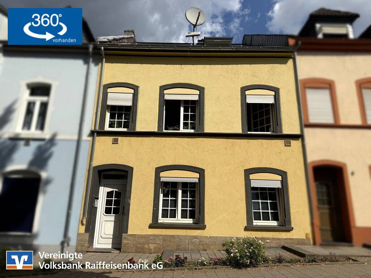 Vermietetes Stadthaus mit zwei Wohnungen und Stellplätzen, 54516 Wittlich