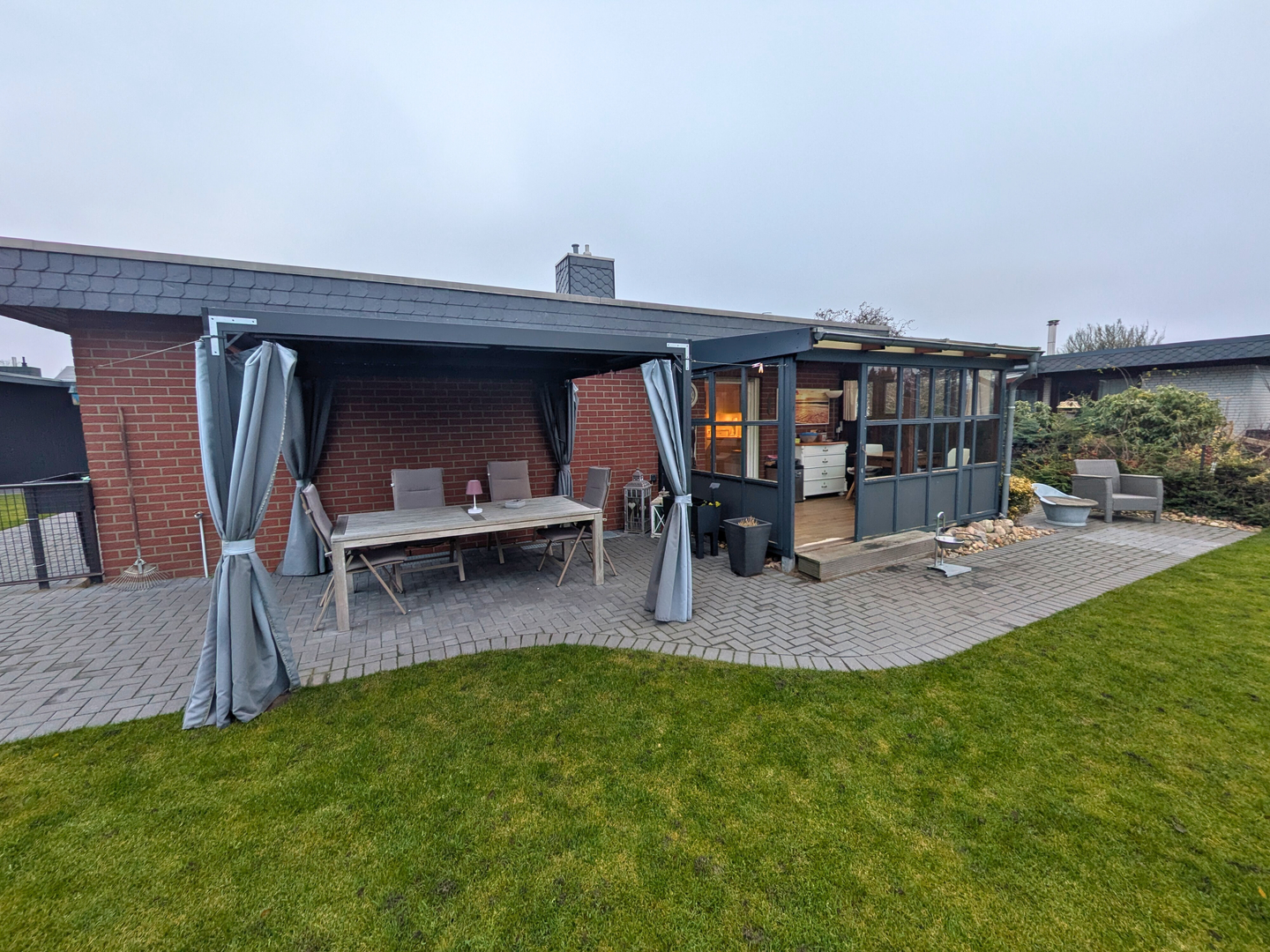 Gepflegter Bungalow mit großem Grundstück, neuem Bad & Küche (2021), Kamin & wohnlichem Keller, 24568 Kaltenkirchen