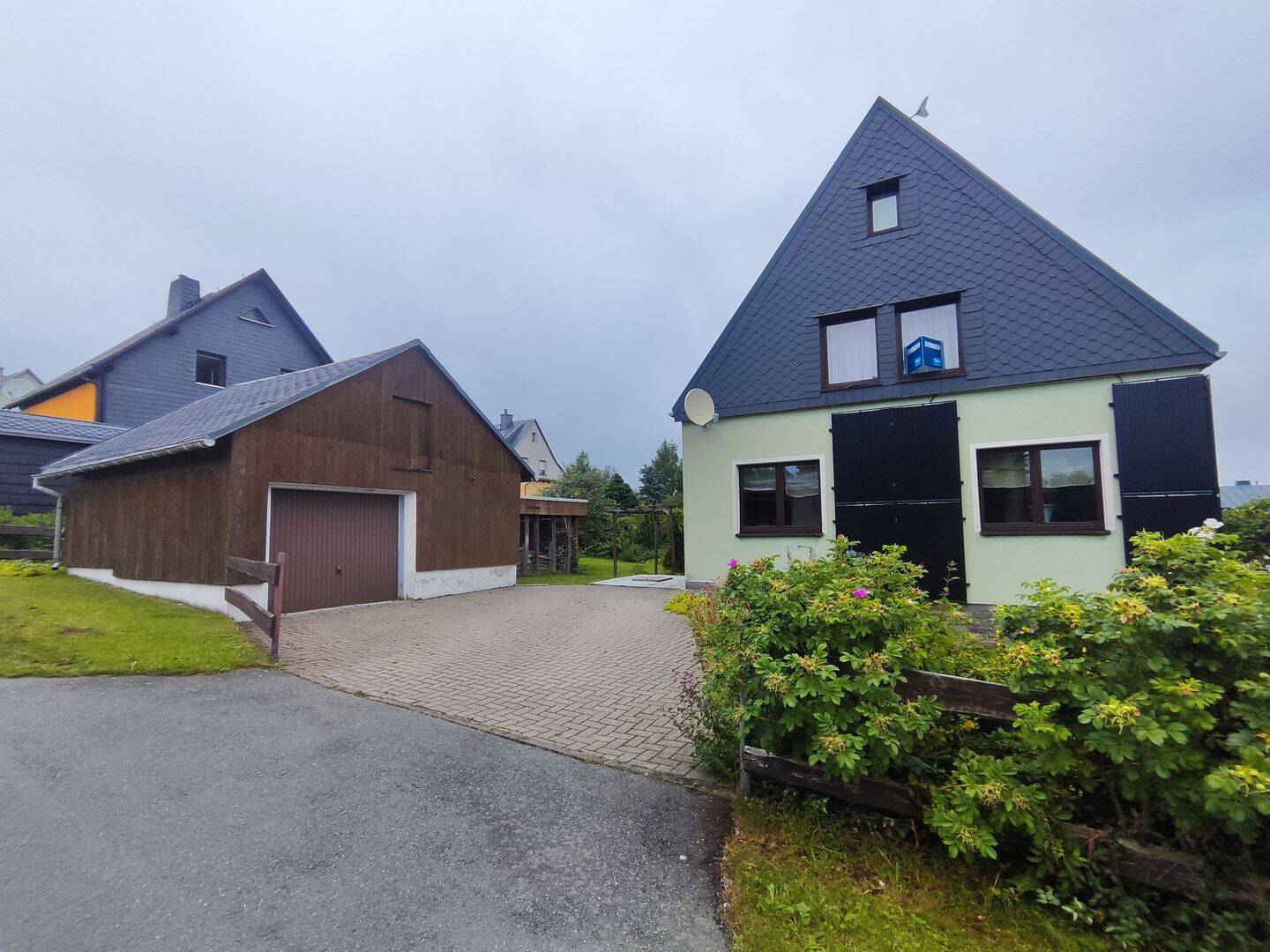 Ein attraktives Zuhause für alle, die ein solides Eigenheim mit modernisierter Haustechnik suchen, 9477 Jöhstadt