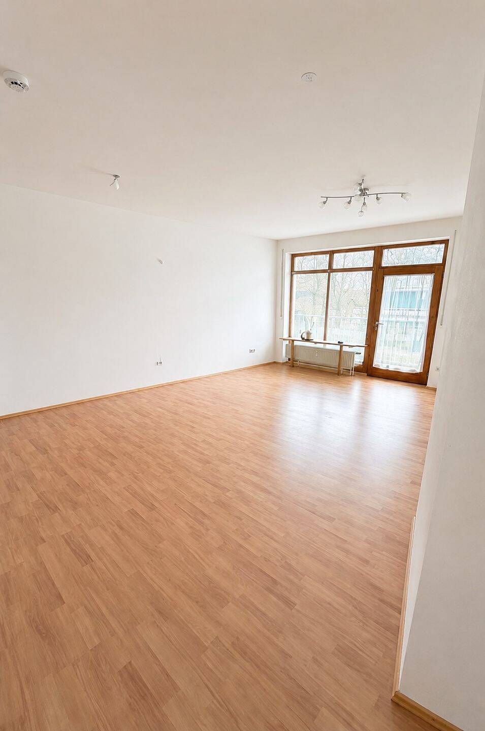 54 m² im Zentrum: Erdgeschosswohnung mit Terrasse in Fischach, 86850 Fischach