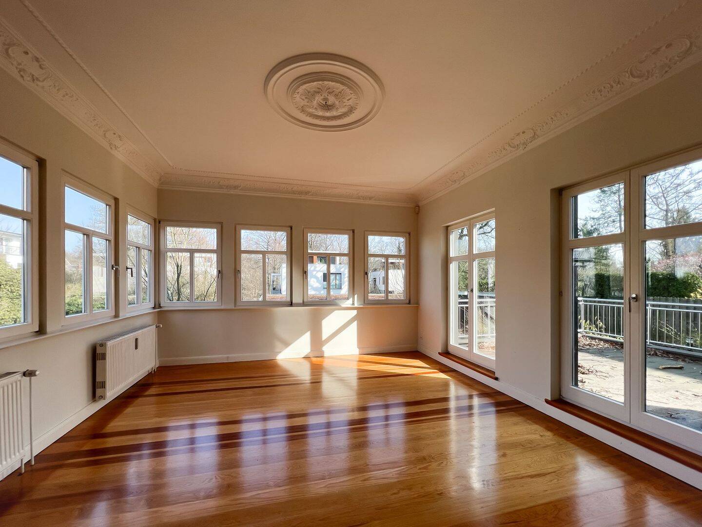 Stilvolle Eigentumswohnung mit Einbauküche in exclusiver Stadtvilla in Hamburg-Rahlstedt, 22143 Hamburg (Wandsbek Rahlstedt)