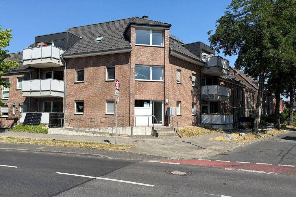 Baujahr 2015! Hochwertig gebautes Mehrfamilienhaus in gefragter Lage von Mönchengladbach-Lürrip, 41065 Mönchengladbach (Hardterbroich Hermges Lürrip Pesch)