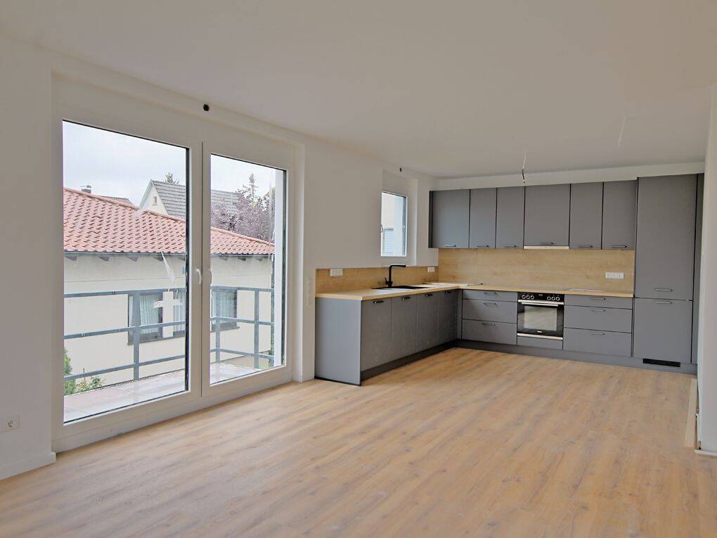 Helle 3-Zimmer-Wohnung mit Balkon, 71229 Leonberg