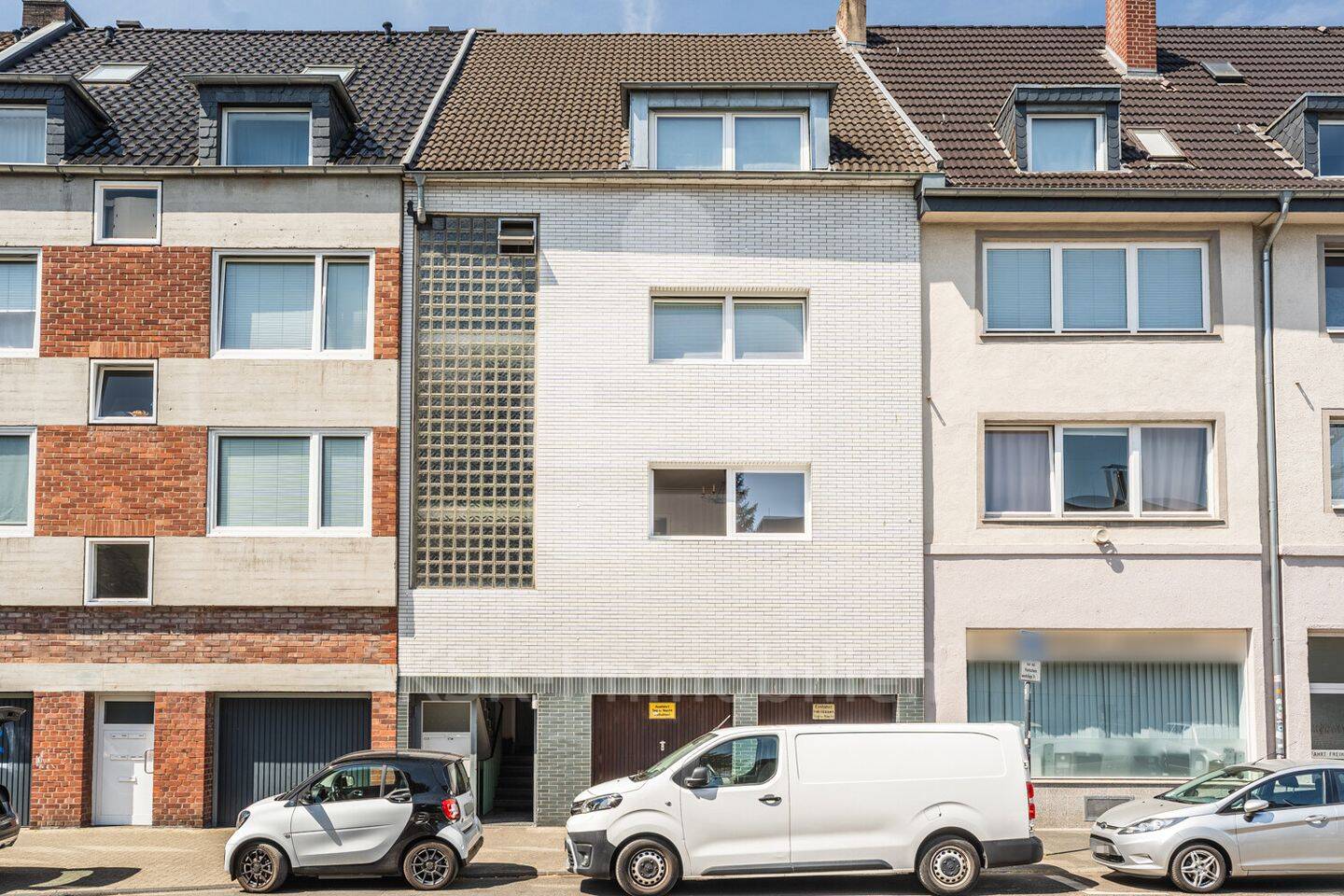 Modernisierungsbedürftige 2-Zimmerwohnung mit Garage und alleiniger Gartennutzung in Innenstadtlage!, 50676 Köln (Innenstadt-Süd Altstadt-Süd)