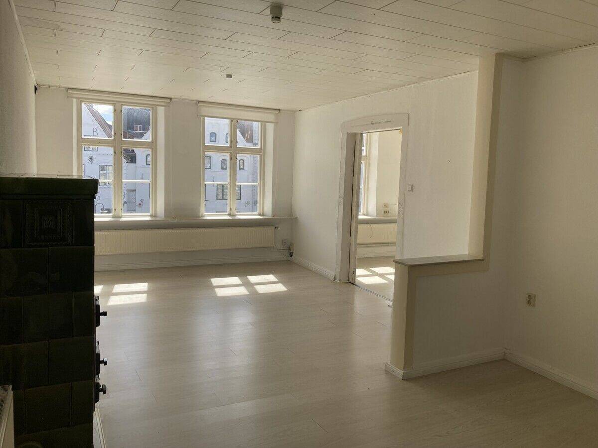 3-Zimmerwohnung zur Miete zentral am Markt Husum gelegen- Otto Stöben GmbH, 25813 Husum