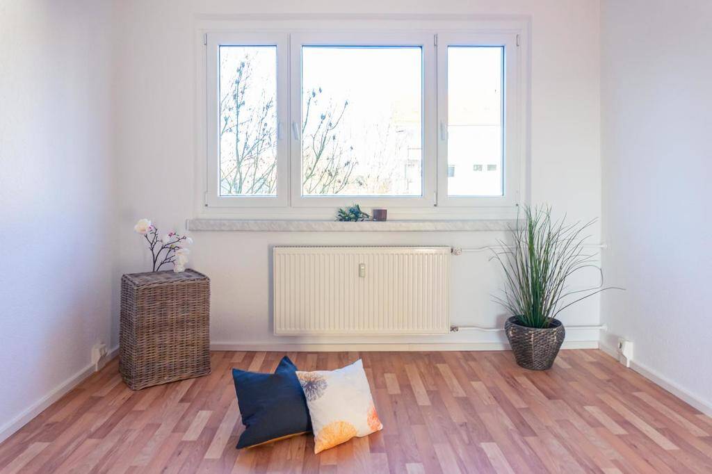 3-Raum-Wohnung mit Tageslichtbad, nahe Rosengarten – Chemnitz – Bild 1 von 3