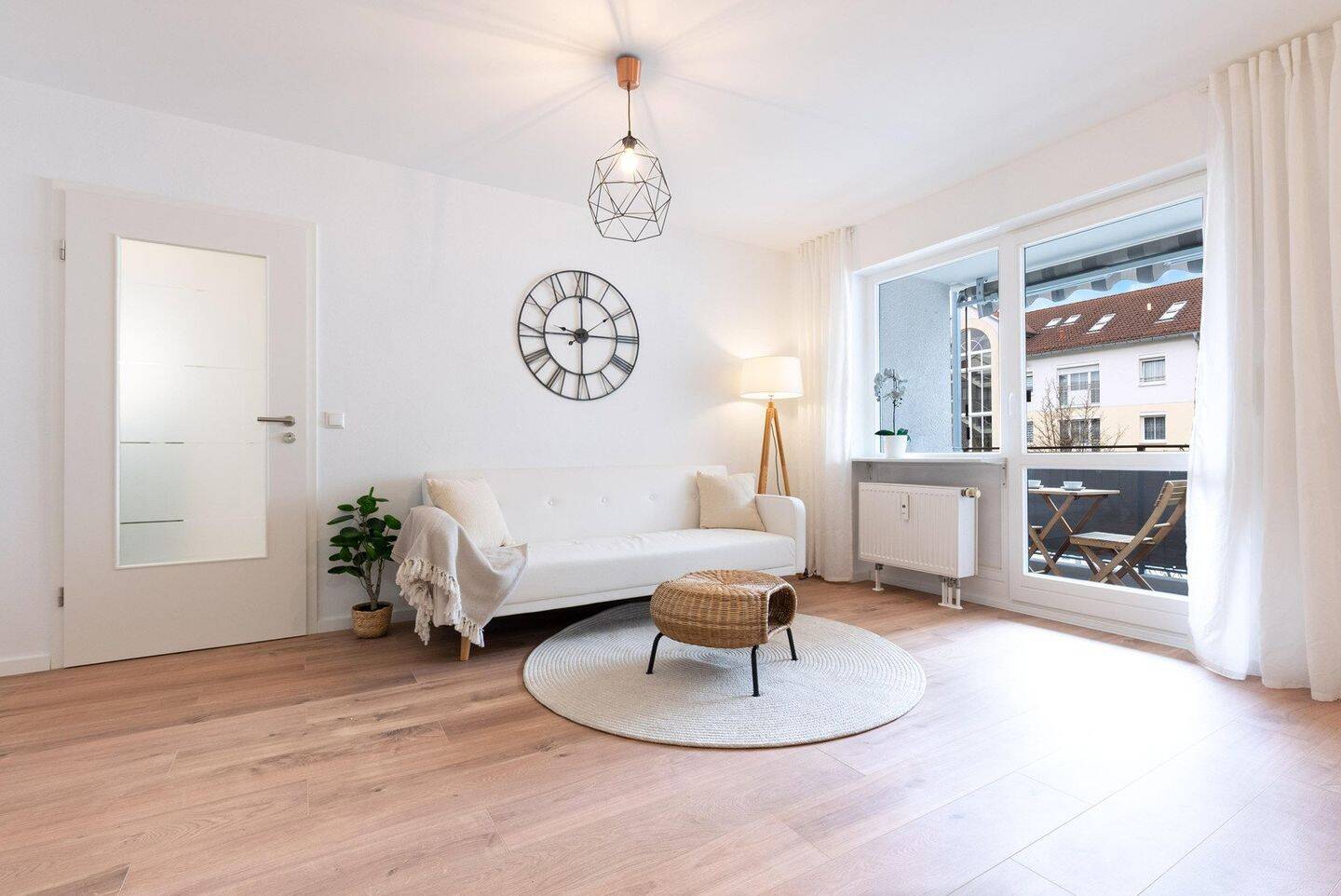 FRISCH RENOVIERTE 3-Zi.-Wohnung mit TG * Bezugsfrei & Provisionsfrei *, 86368 Gersthofen