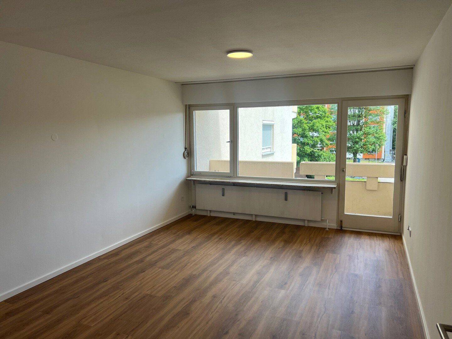 Erstbezug nach Renovierung! 1-Zimmer WHG mit neuer EBK & Balkon, 82008 Unterhaching