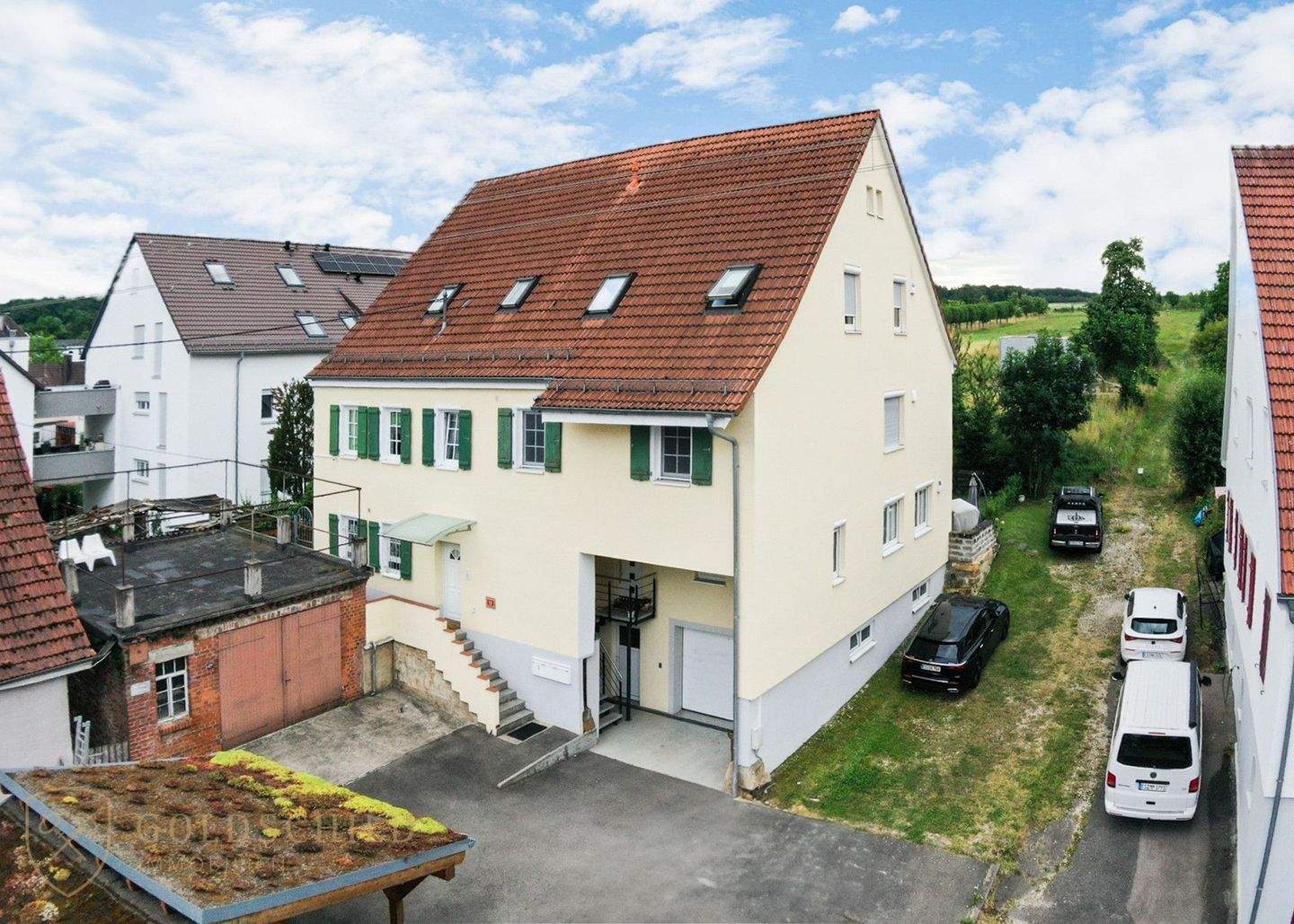 Stilvoll kernsaniertes Bauernhaus mit Garten, Terrasse, 2x Carports & Gewölbekeller, 73269 Hochdorf