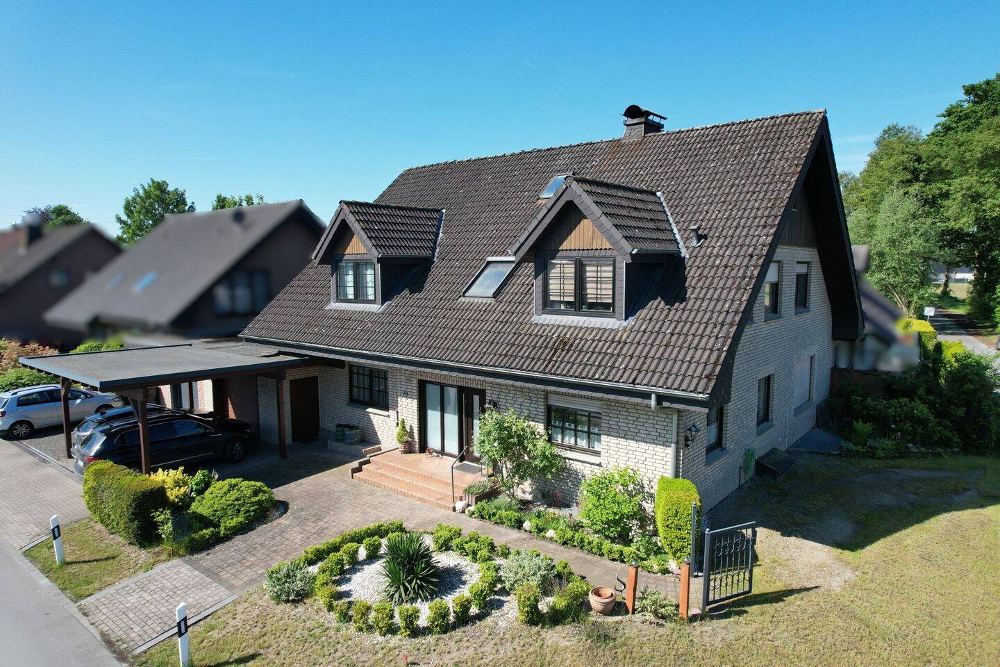 Zweifamilienhaus mit Garten und Garage in Delbrück-Anreppen, 33129 Delbrück
