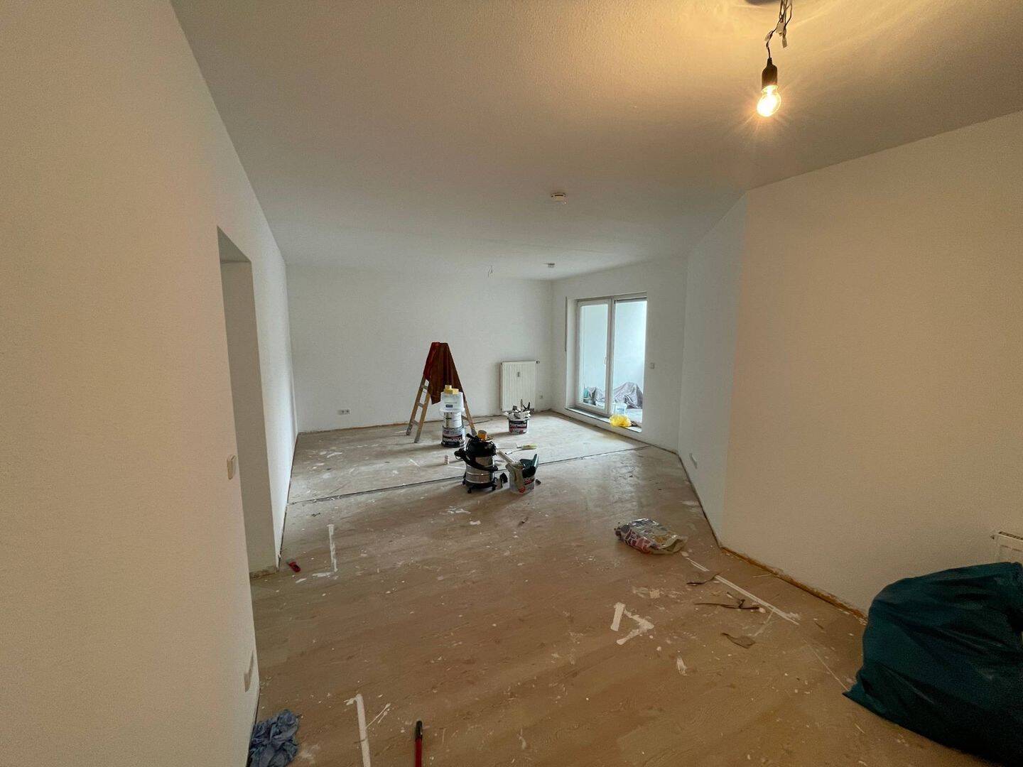Renovierte 3-Zimmer-Wohnung mit Balkon in Berlin, 12623 Berlin (Marzahn-Hellersdorf Kaulsdorf Mahlsdorf)
