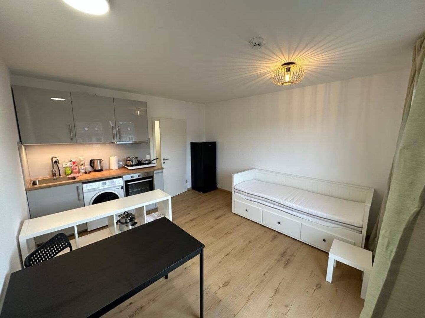 Komplett möbliert – Appartement nahe Haufptbahnhof/Altstadt – neue Küche mit Balkon, 90459 Nürnberg