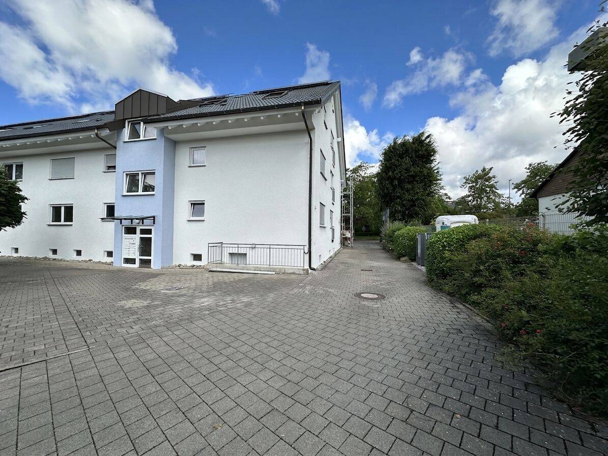 Leerstehende gepflegte 2-Zimmer-Hochparterrewohnung mit Terrasse, EBK und Außenstellplatz, 78315 Radolfzell am Bodensee