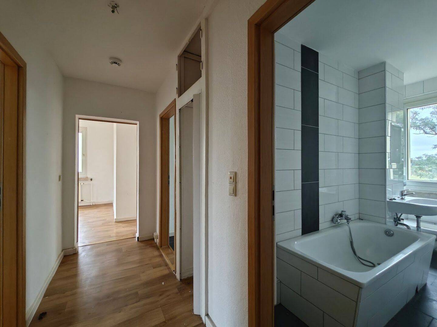 Nachmieter gesucht! 3 Zimmer mit Balkon!, 6886 Wittenberg