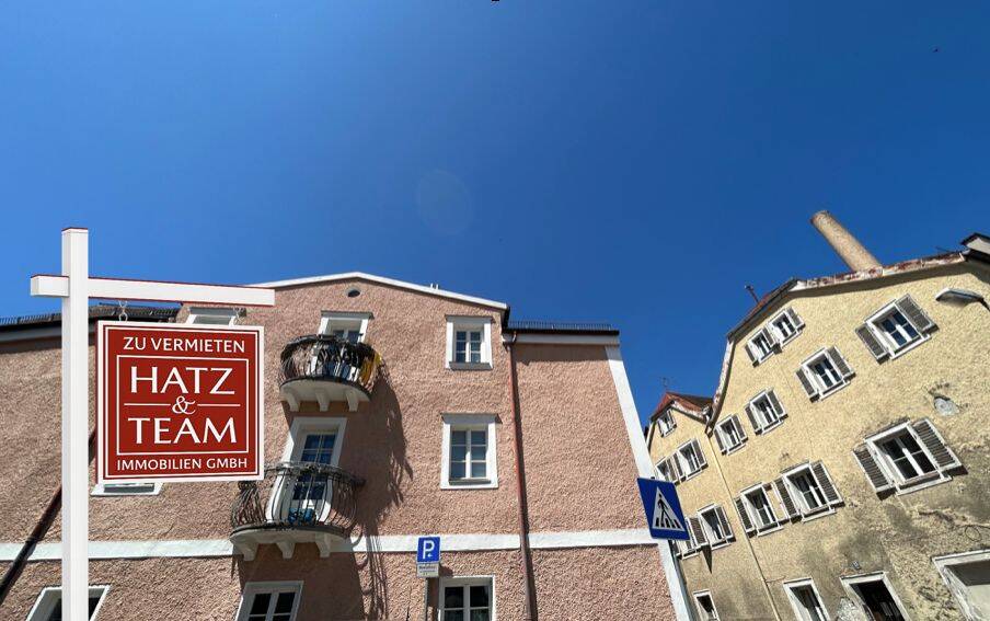 Perfekt für eine 3er WG! 3-Zimmerwohnung in einem denkmalgeschützten Haus in der beliebten Passauer Innstadt, 94032 Passau (Altstadt Haidenhof-Nord Haidenhof-Süd Innstadt)
