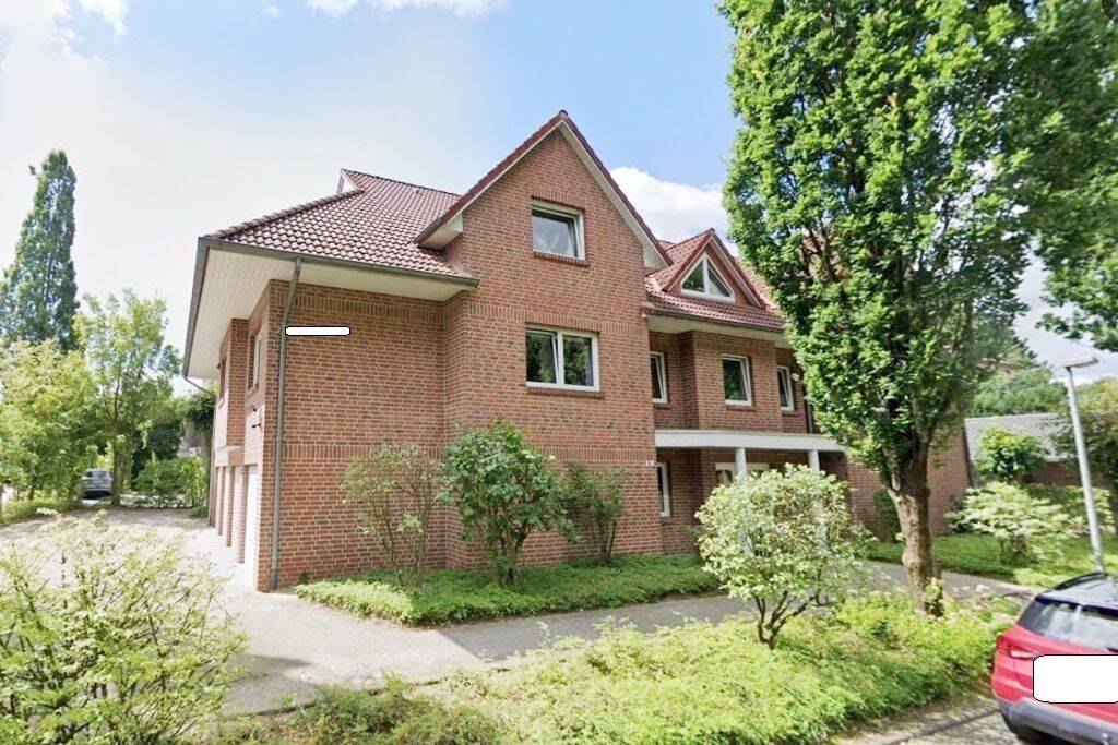 Topzentrale, vermietete 2 Zi.- Obergeschosswohnung mit Südbalkon, Keller, Stellplatz sowie Garage, 49661 Cloppenburg