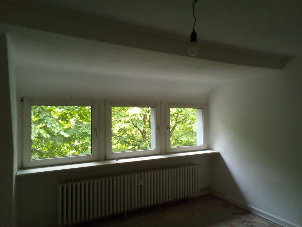 2,5 Zi im Dachgeschoss, 46149 Oberhausen (Alsfeld Buschhausen Schwarze Heide Stadtmitte Sterkrade-Mitte)