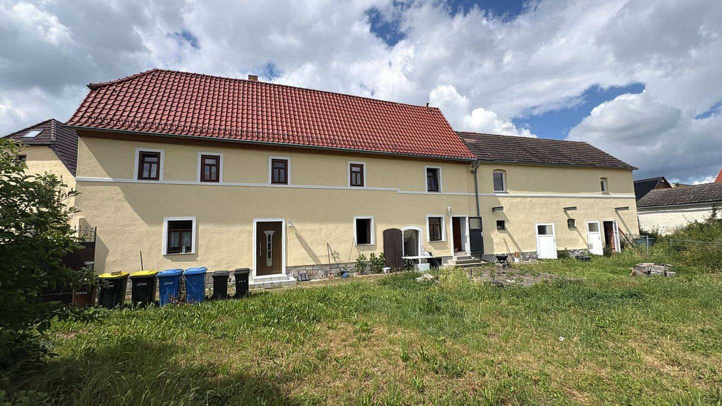 Teilsaniertes Bauernhaus mit viel Nebengelass in ruhiger Lage von Lützen OT Bothfeld, 6686 Lützen
