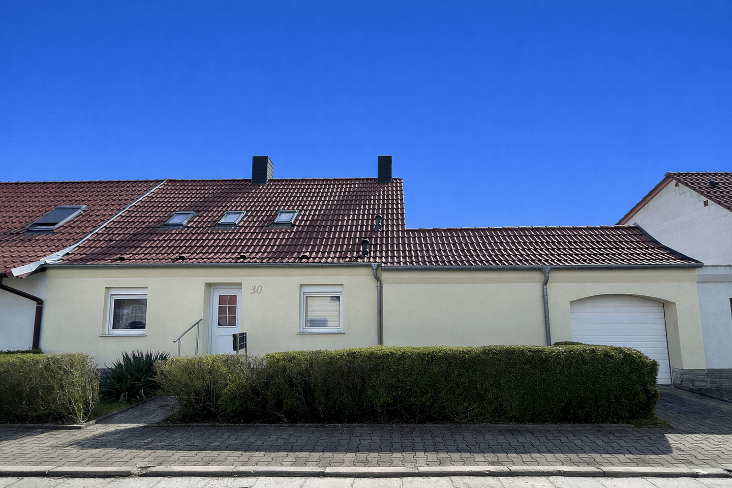 Einfamilienhaus mit Garage und Garten in beliebter Wohnlage, 99625 Kölleda