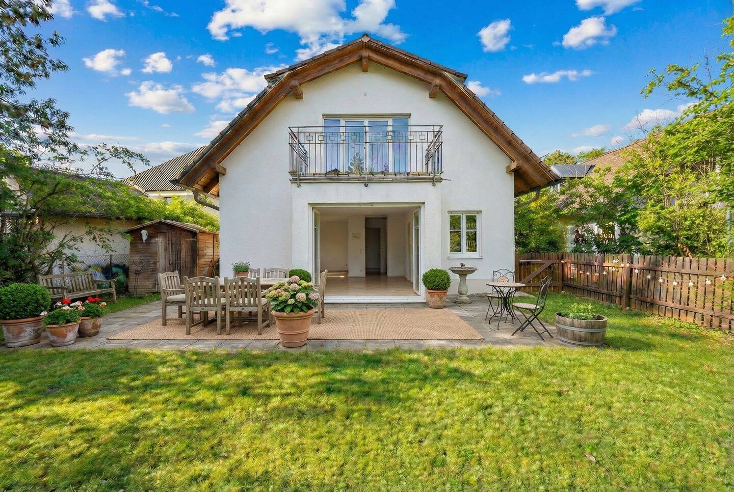 Charmante Doppelhaushälfte verborgen im Grünen, 81379 München (Sendling Sendling-Westpark Thalk. Obersendl.-Forsten-Fürstenr.-Solln)